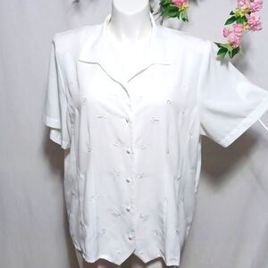 FASHION BUG WOMENS TOP SIZE 22-24 IN A BEAUTIFUL WHITE POLYESTER